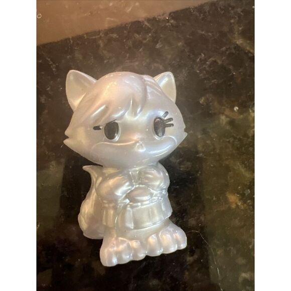 Ryan's World Silver Metallic Cat Figurine Rubber Pencil‎ Topper - Picture 1 of 4